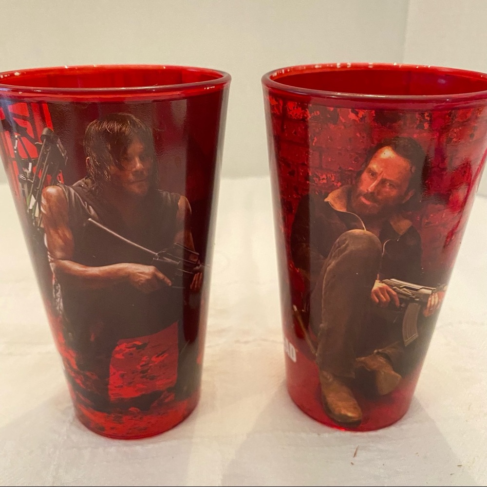 The walking dead glasses. AMC tumbler. 2015.